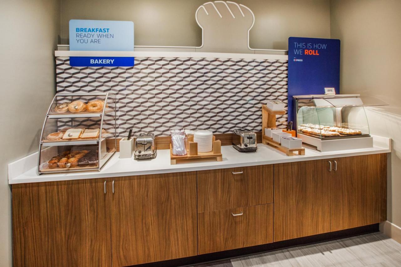 Holiday Inn Express & Suites Ridgecrest - China Lake By Ihg Eksteriør billede