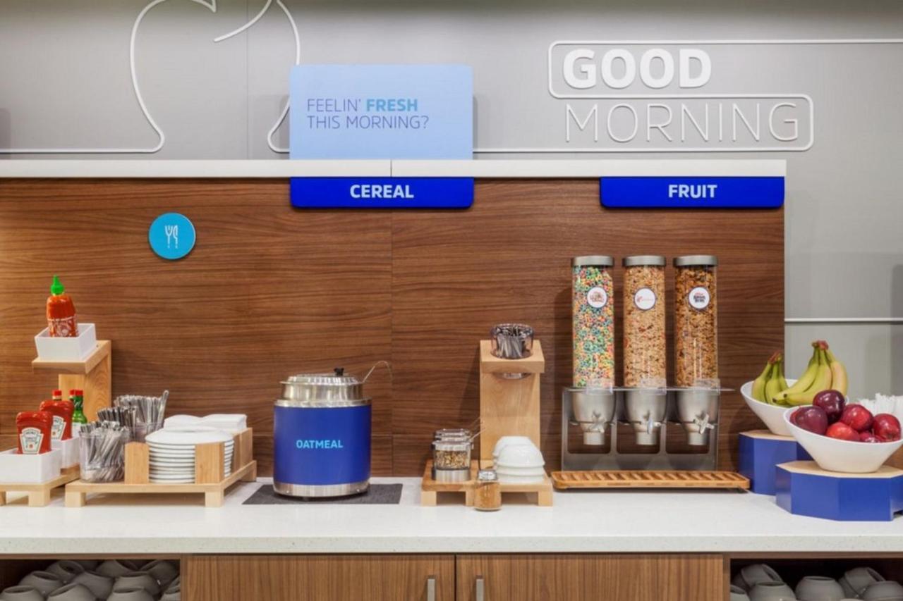 Holiday Inn Express & Suites Ridgecrest - China Lake By Ihg Eksteriør billede