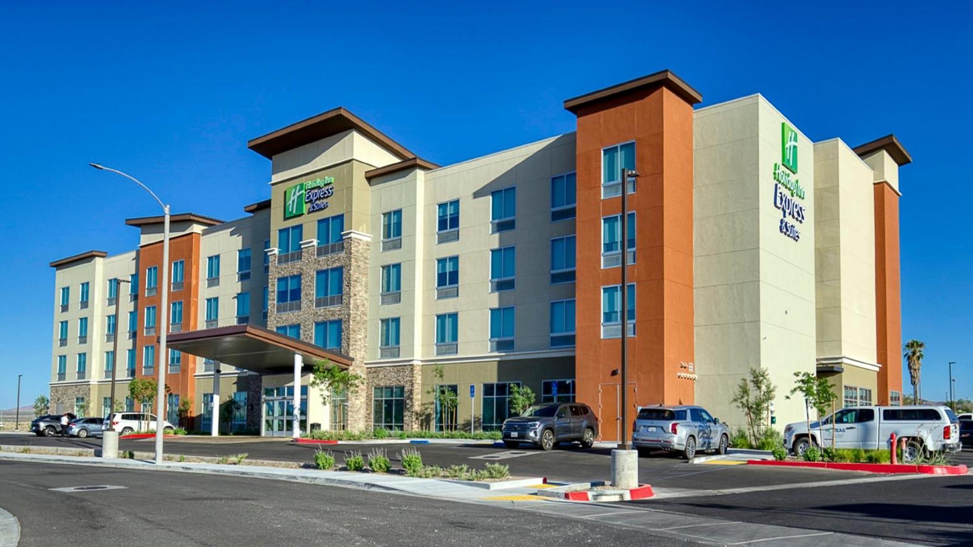 Holiday Inn Express & Suites Ridgecrest - China Lake By Ihg Eksteriør billede