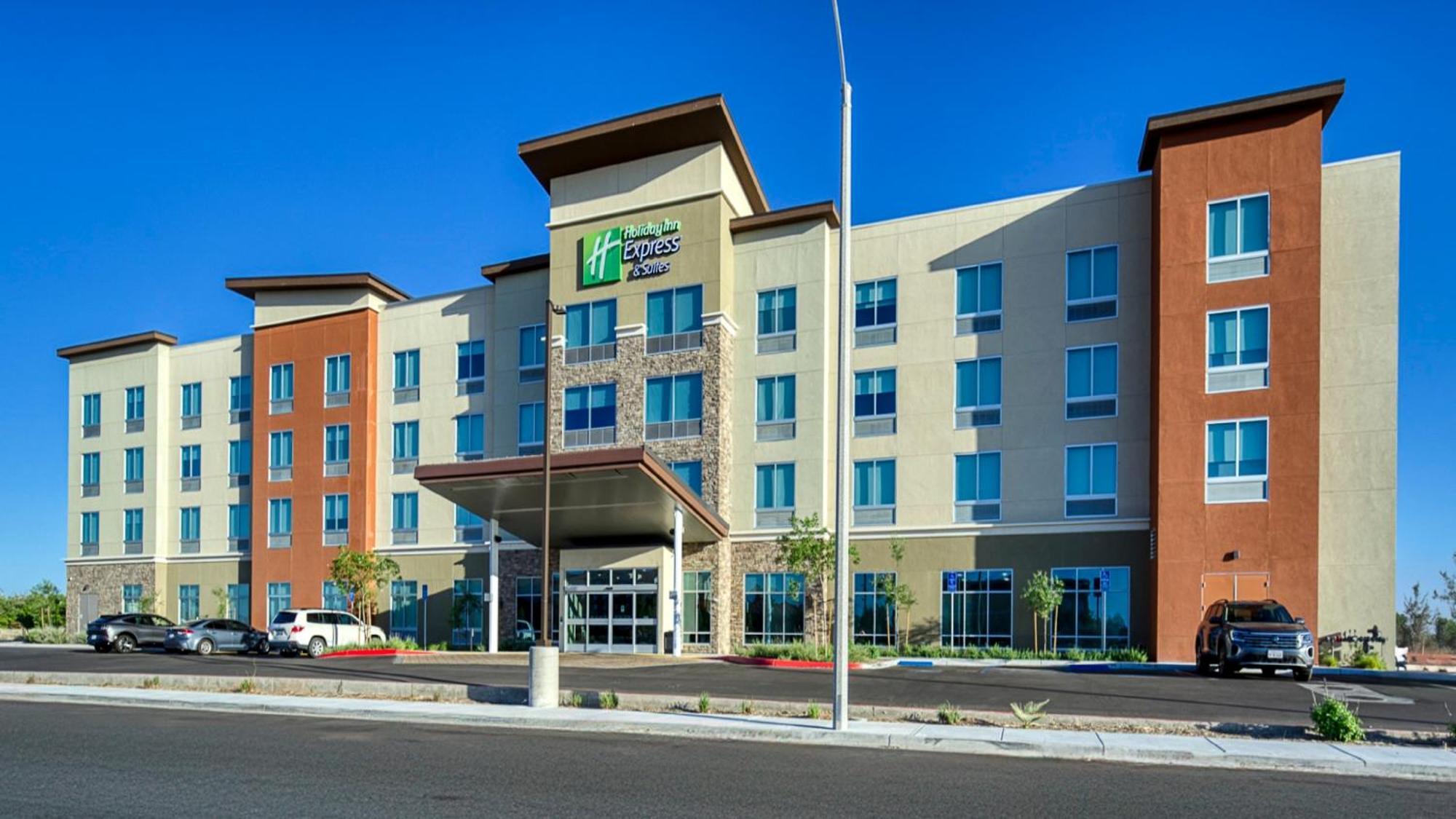 Holiday Inn Express & Suites Ridgecrest - China Lake By Ihg Eksteriør billede
