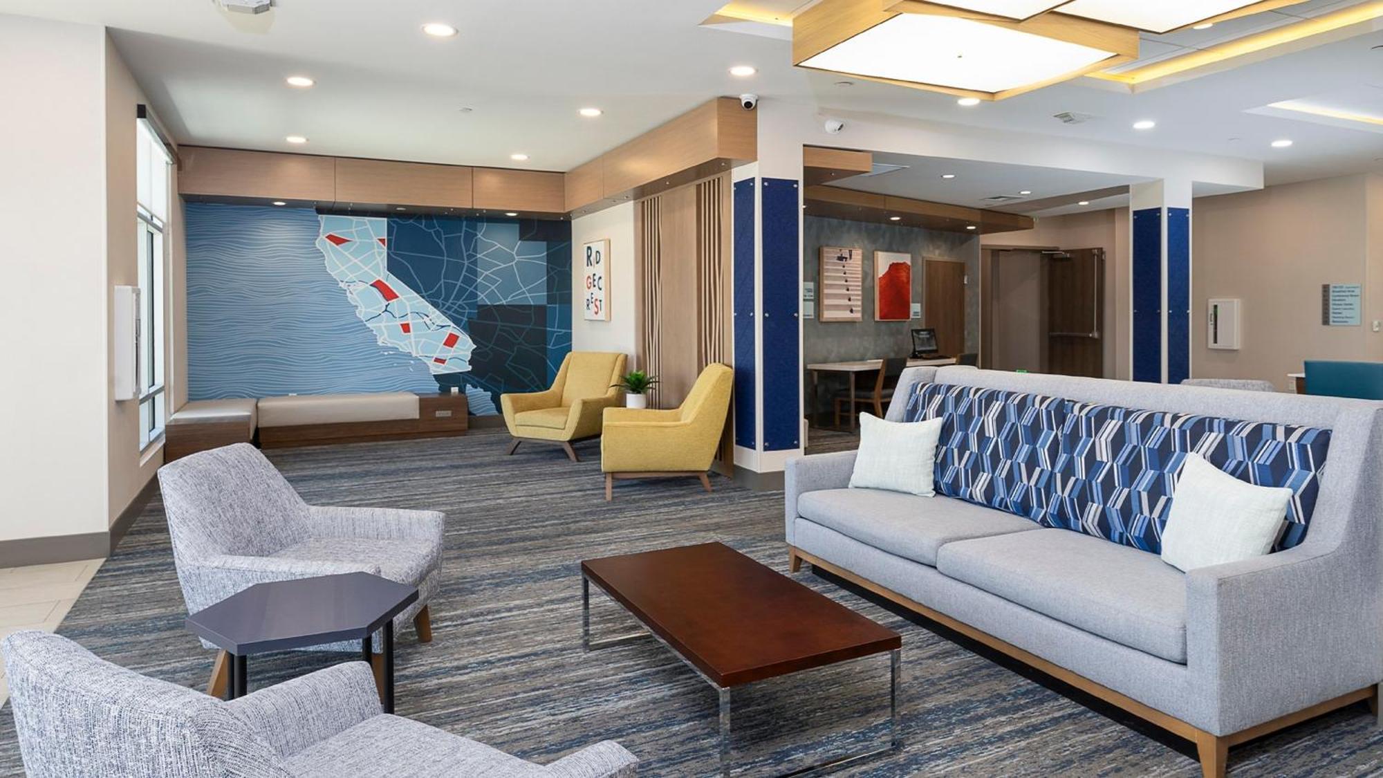 Holiday Inn Express & Suites Ridgecrest - China Lake By Ihg Eksteriør billede