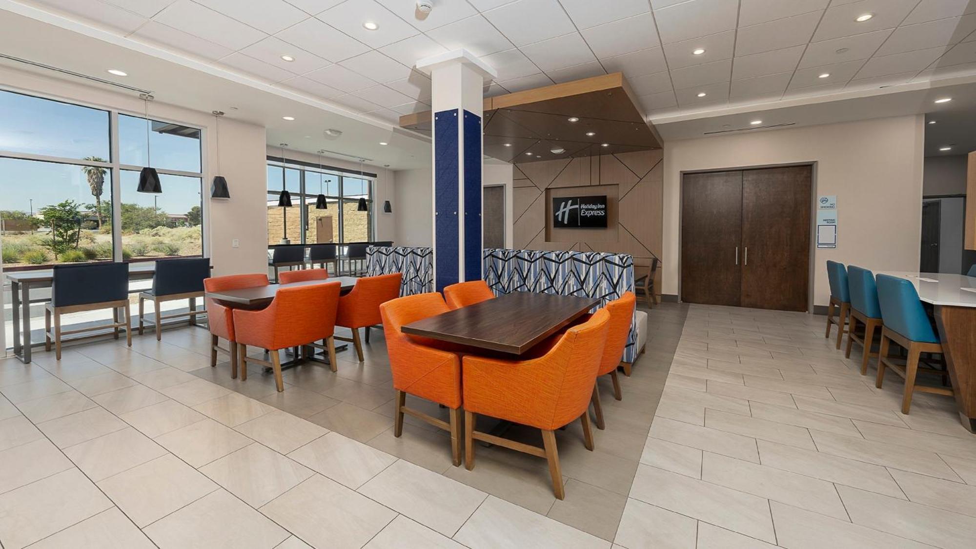 Holiday Inn Express & Suites Ridgecrest - China Lake By Ihg Eksteriør billede