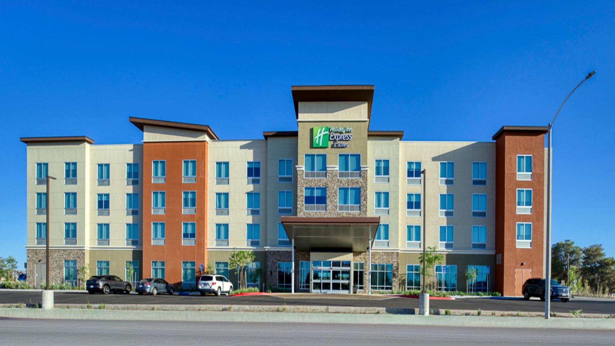 Holiday Inn Express & Suites Ridgecrest - China Lake By Ihg Eksteriør billede